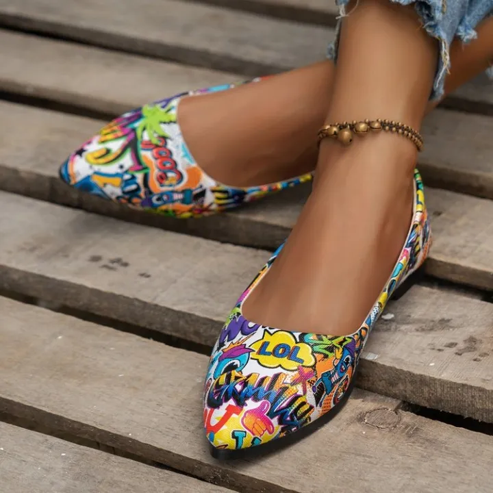 Women's%20Pointed%20Toe%20Graffiti%20Print%20Ballet%20Flats%20Lightweight%20Slip-On%20Non-Slip%20Fashion%20Casual%20Flat%20Shoes%20Large%20Size%20-%20Image%204