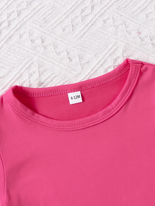 Baby%20girl%20round%20neck%20short%20sleeved%20DADDY'S%20GIRL%20fashionable%20letter%20pattern%20top%20casual%20short%20set%20for%20spring%20and%20summer%20-%20Image%204