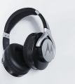 Motorola pulse max wired air head phones set. 