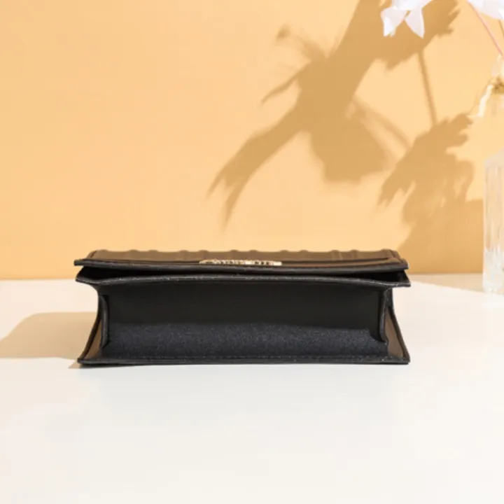 Trendy%20simple%20solid%20color%20embossed%20crossbody%20small%20square%20bag%20high-end%20vertical%20striped%20crossbody%20shoulder%20women's%20bag%20-%20Image%206