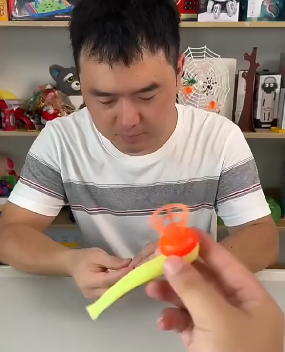 AirBalance Blow Pipe Toy – Classic Floating Ball Game for Kids & Parties 1pcs