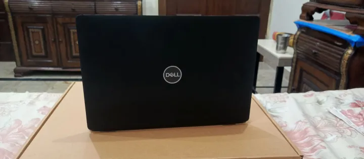 Dell%20Latitude%205400%20Core%20i5%208th%20Generation%20laptop%208/256%2010/10%20condition%20(Quad-core%20processor%20with%206+%20hours%20battery%20backup)%20-%20Image%204