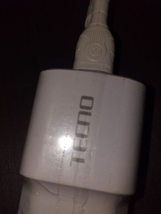TECNO%20Adapter%20and%20cable%20Free%20-%20Image%204