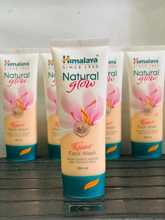 Himalaya%20Natural%20Glow%20Kesar%20Face%20Wash%20100ML%20-%20Image%202