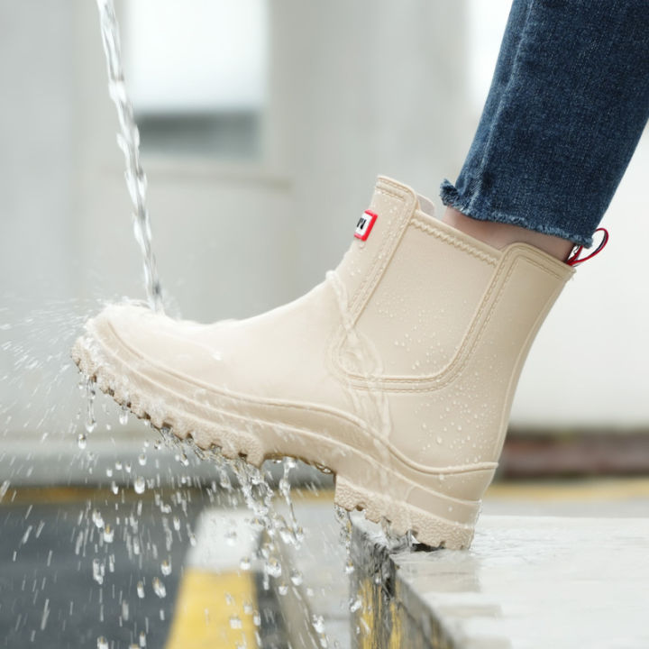 1%20Pair%20of%20Women's%20Short%20Rain%20Boots,%20Pvc%20Non-Slip%20Water%20Shoes,%20Outdoor%20Waterproof%20Shoes,%20Fashionable%20Women's%20Water%20Boots%20-%20Image%205