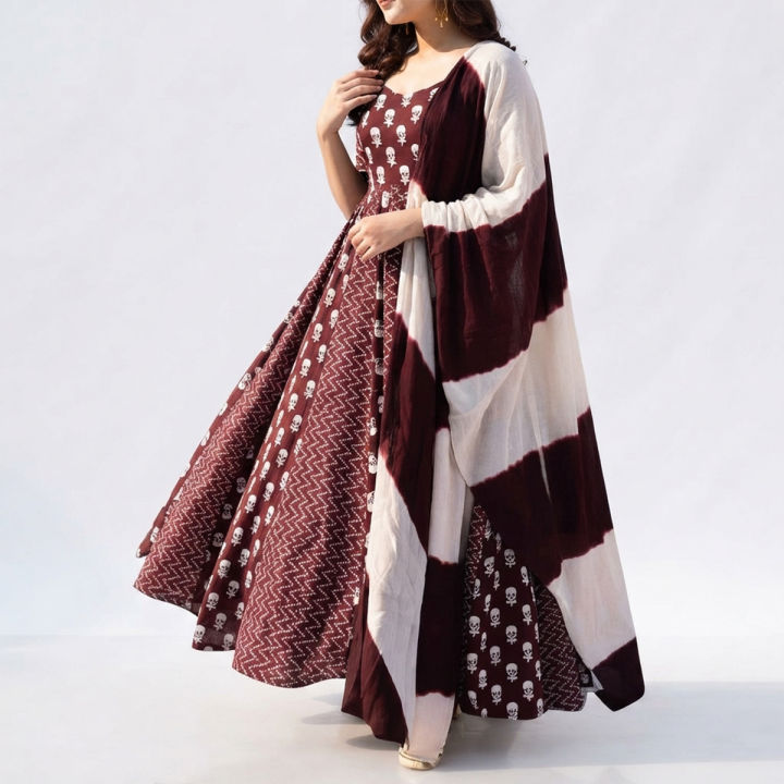 Everything%20House%20Special%20Exclusive%20Designed%20Gown%20/%20Kurti%20For%20Stylish%20Women%20/%20Girlss%20-%20Image%202
