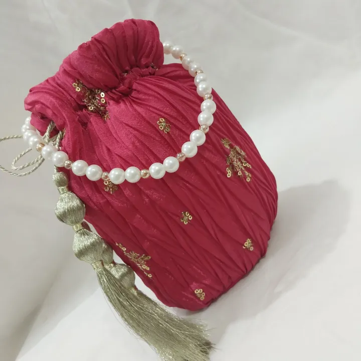 Embroidered%20fancy%20potli%20clutch%20golbag%20for%20wedding%20parties%20and%20gift%20-%20Image%208