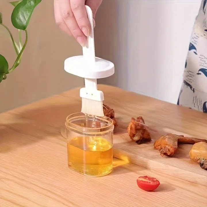 1pc%20High%20Temperature%20Resistant%20Oil%20Brush%20with%20Bottle%20for%20Kitchen%20Barbecue%20accessories%20Convenient%20Seasoning%20and%20Honey%20Bottle%20-%20Image%205
