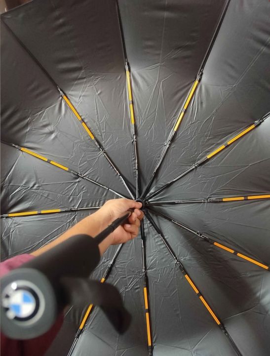 12%20Ribs%20Heavy%20Duty%20BMW%20Umbrellas%20For%20Rain%20Windproof%20Automatic%20Open%20Umbrella%20Compact%20Extra%20Large%20Chhataa%20-%20Image%203