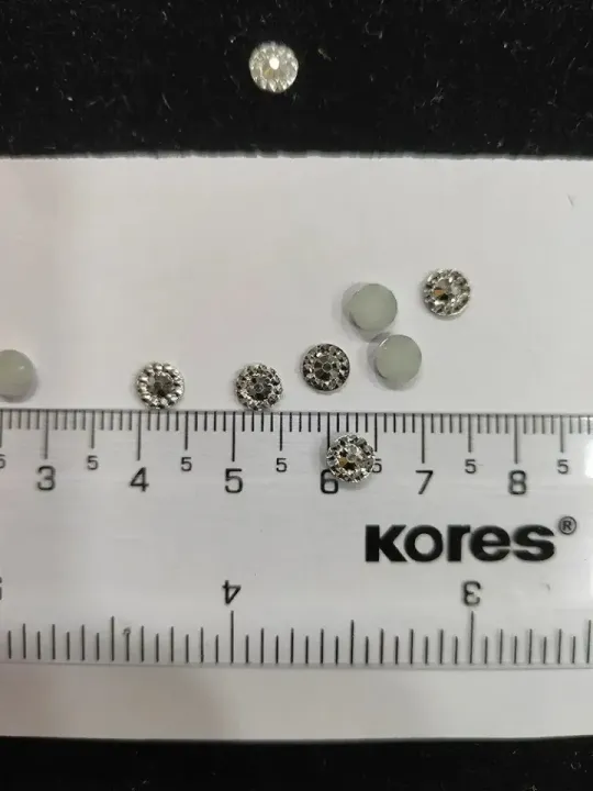 5%20gm%20Unikart%205mm%20Flower%20Chakri%20Silver%20Colour%20Crystal%20Kundans%20Chandla%20Resin%20Beads%20Moti%20Puti%20Stone%20for%20Art%20&%20Craft,%20Jewellery%20Making,%20Bangles,%20-%20Image%203