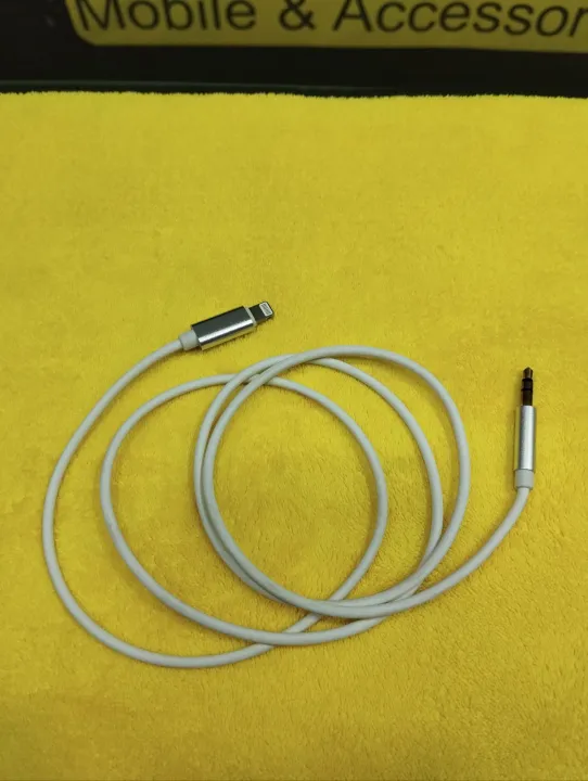 Apple%20Lightning%20Aux%20Cable.%20-%20Image%202
