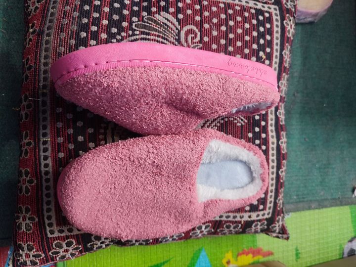 50%20code%20Plain%20Pink%20Colour%20Warm%20Slippers%20For%20Unisex%20-%20Image%204