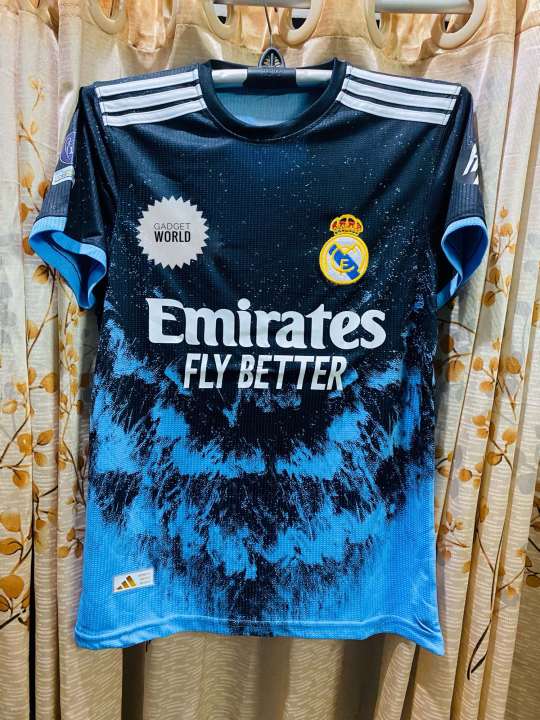 Real%20madrid%20new%20galaxy%20edition%20jersey%2024/25%20half%20sleeves%20-%20Image%208