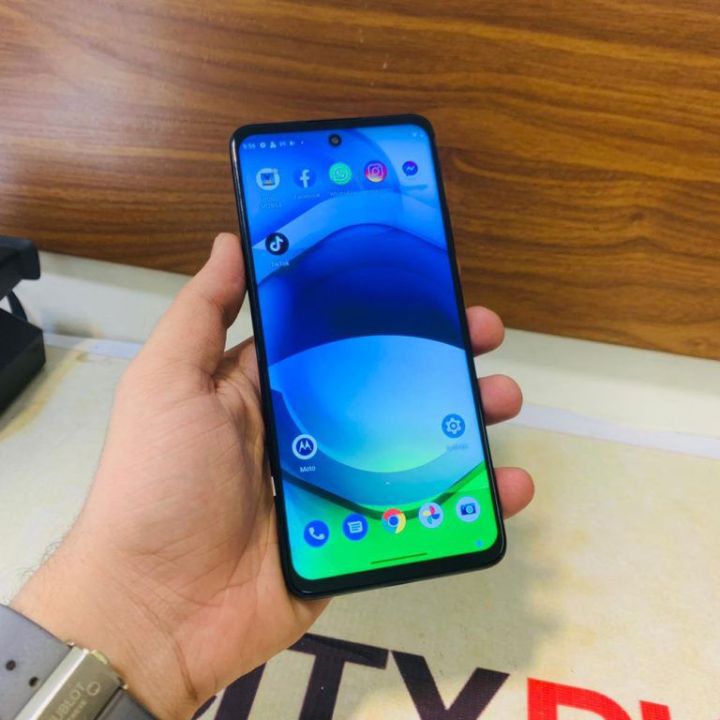 Motorola%20One%20Ace%205G%204/64GB%20%7C%20Single%20Sim%20%7C%20Mobile%20Phone%20-%20Image%202