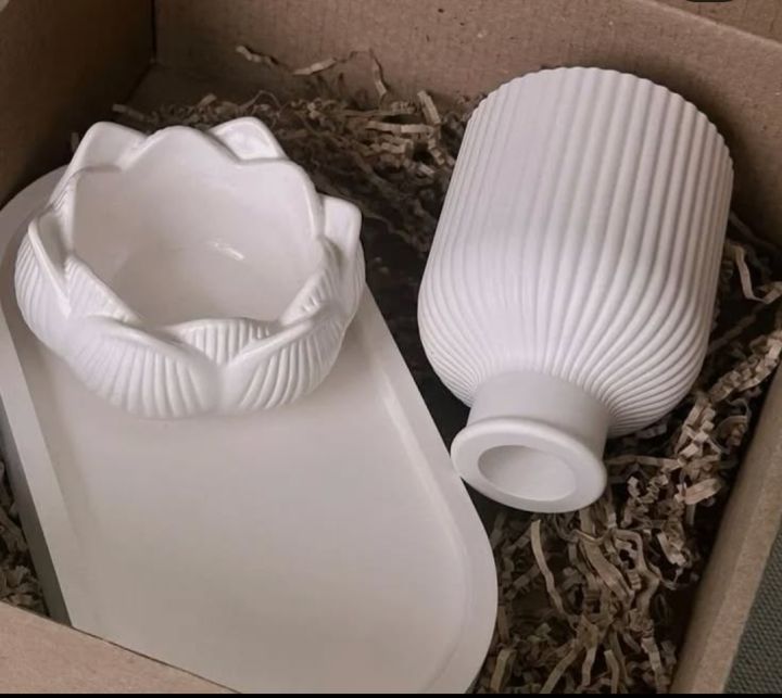 Home%20decorative%20vase%20combo%20set%20with%20oval%20tray%20%7C%20small%20lotus%20coasters%20%7C%20without%20flower%20-%20Image%204