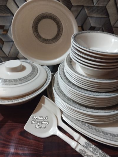 Premium%20Quality%20Melamine%20Double%20Glazed%20Complete%20Dinner%20Set,%20Elegant%20Design%20(6%20Person%20Serving)%20-%20Image%204