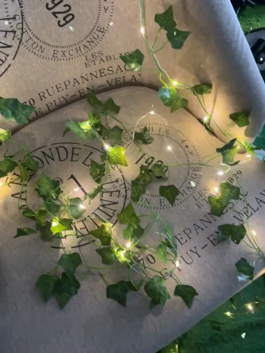 1pc of Artificial Ivy Vine with LED String Lights, Green Leaf Garland Chandelier, Suitable for Wall, Party, Wedding, Room, Kitchen, Indoor Decoration, Thanksgiving Atmosphere Decoration, Powered by Battery Box (Batteries Not Included) 2 M