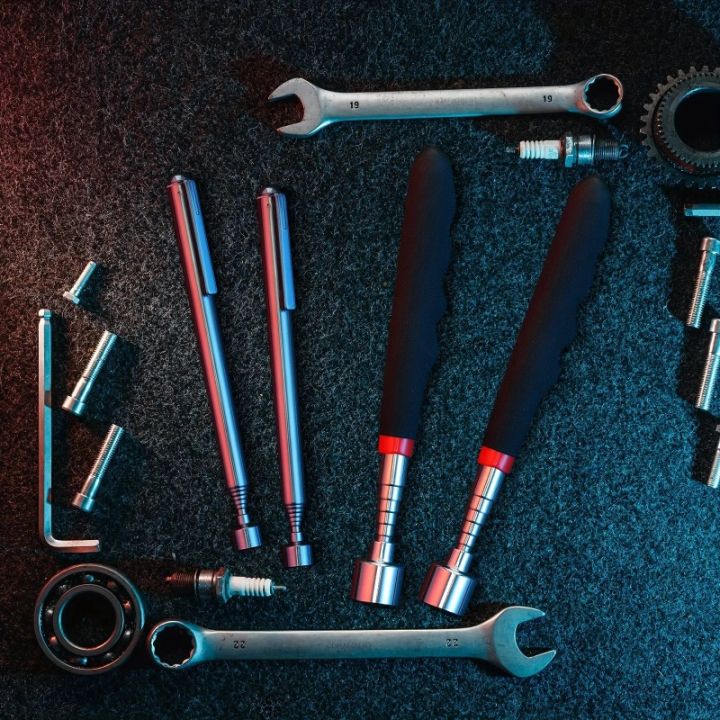 Telescopic%20magnet%20picking%20tool%20for%20hard%20to%20reach%20areas%20-%20Image%206