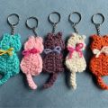 handmade crochet kitty cat 🐈😺 keychains. 