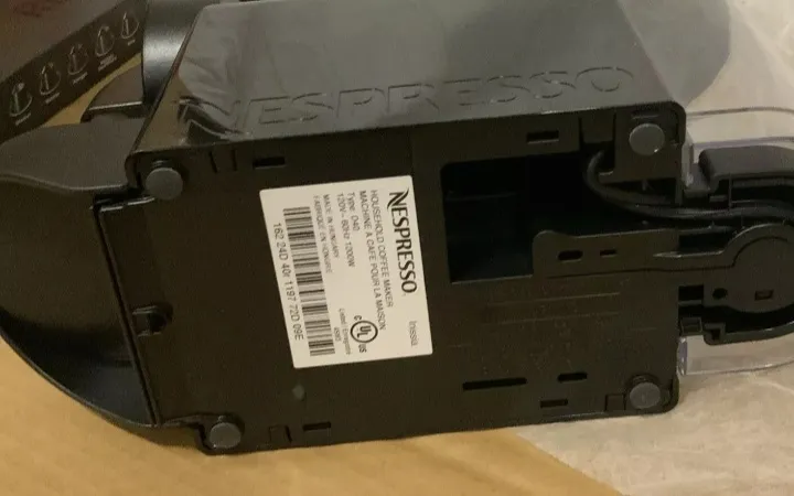 Nespresso%20Inissia%20D40%20Espresso%20%20COFFEE%20MAKER%20Coffee%20Machine%20Black%20BRAND%20NEW%20WITHOUT%20BOX%20-%20Image%204