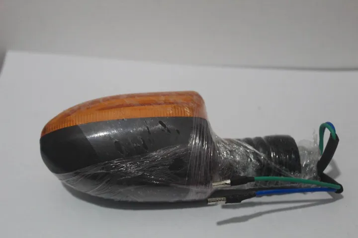 Bajaj%20Pulsar%20bike%20yellow%20signal%20light%20(%20one%20piece)-%20with%20bulb%20-%20Image%203