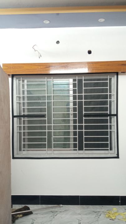 Export%20quality%20anti%20mosquito%20window%20net%20with%20Chain%20system%20(5%20feet%20/%205%20feet)%20-%20Image%205