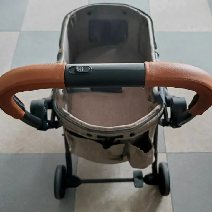 Universal%20Baby%20Strollers%20Handlebar%20Cover%20Soft%20Ergonomic%20Design%20With%20Slip%20Resistant%20Texture%20Perfect%20For%20Outdoor%20-%20Image%203