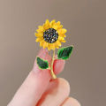 Shiny Rhinestone Sunflower Brooch Pin For Women Luxury Zircon Daisy Flower Collar Badge Elegant Floral Bouquet Corsage Jewelry. 