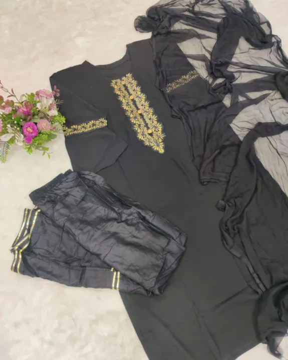 Embroidery%20Readymade%20Dress%20Women%20Party%20Wear%20Elegant%20Suit%20With%20Detailed%20Thread%20Work%20And%20Dupatta%20-%20Image%204