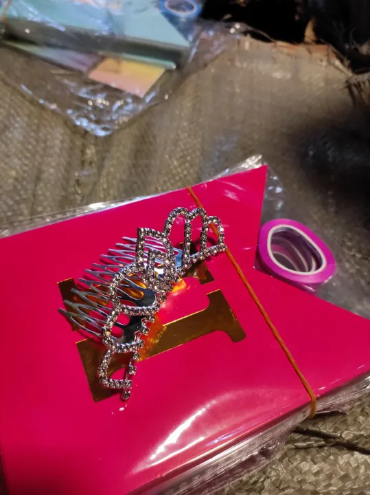 High-End%20Bride%20Wedding%20Headdress%20Crystal%20Beauty%20Pageant%20Crown%20Comb%20with%20Rhinestone%20Heart%20Alloy%20Catwalk%20Hair%20Accessory%20Set%20-%20Image%204