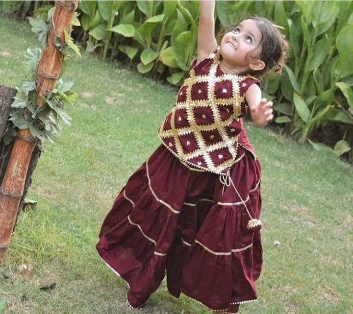 "Glimmering%20Grace:%20Gotta%20Work%20Lehenga%20Choli%20Ensemble%20for%20Little%20Fashionistas"%20-%20Image%208