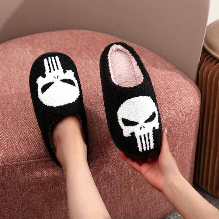 Punisher%20Skull%20Pattern%20Fashion%20Embroider%20Plush%20Home%20Thick-Soled%20Comfortable%20Woolen%20Cotton%20Slippers%20Personalized%20Warm%20Non-Slip%20Indoor%20Slippers%20for%20Men%20and%20Women%20Can%20Wear%20Halloween%20Christmas%20Gifts%20-%20Image%204