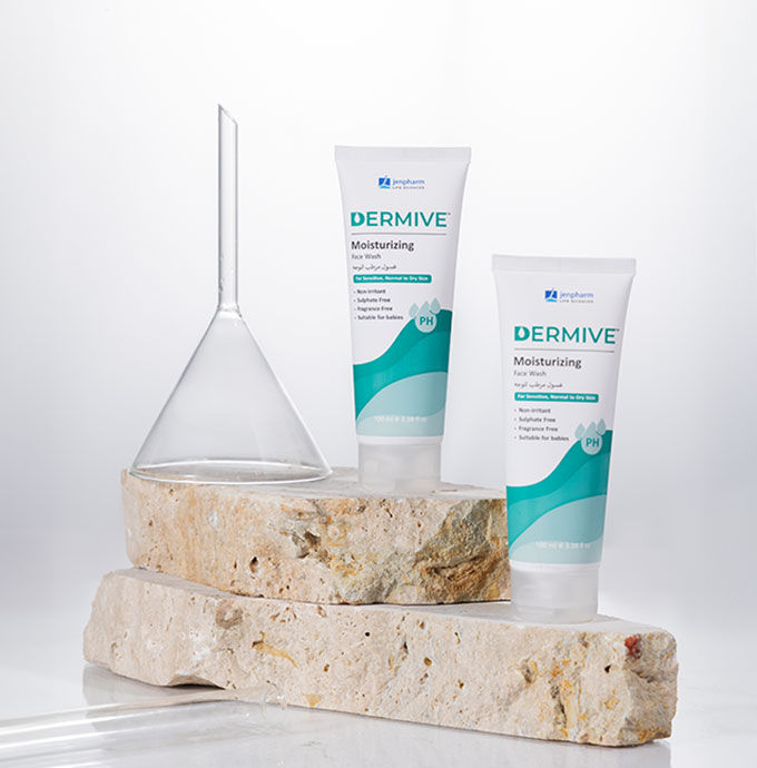 Dermive%20Moisturizing%20Face%20Wash%20for%20Dry%20&%20Sensitive%20Skin%20%7C%20Gentle%20Cleanser,%20Barrier%20Repair,%20Hydrating%20&%20Soothing%20%7C%20Eczema-Prone%20Skin%20%7C%20100ml%20-%20Image%206