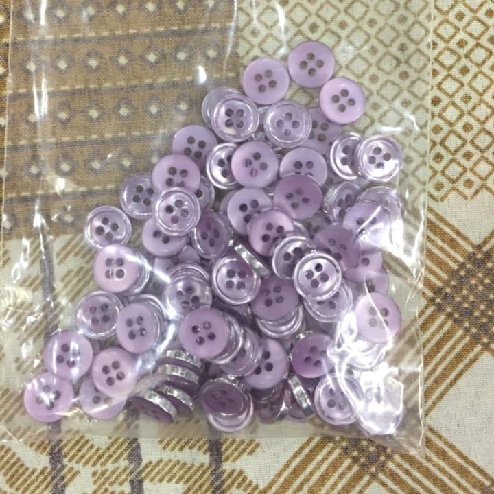 100-piece 4-hole buttons pack