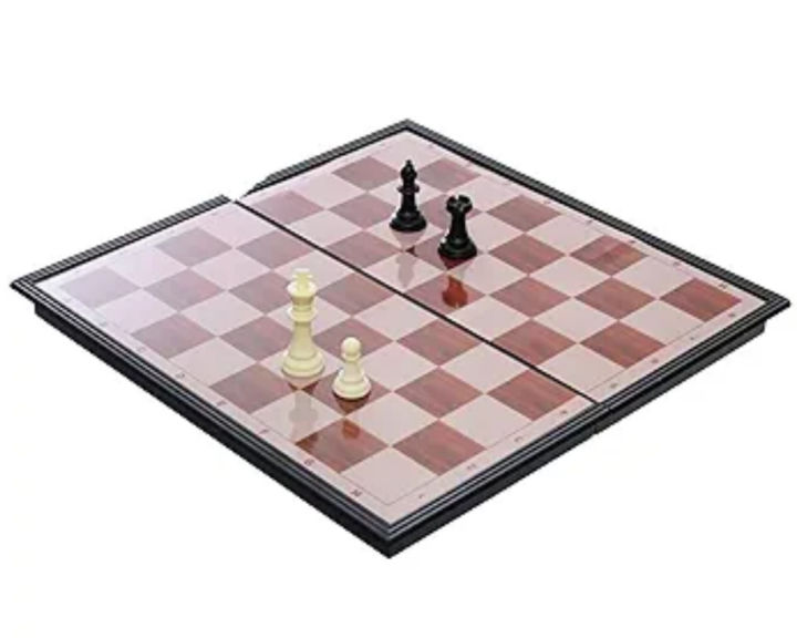 Premium%20chess%20board%20-%20Image%203
