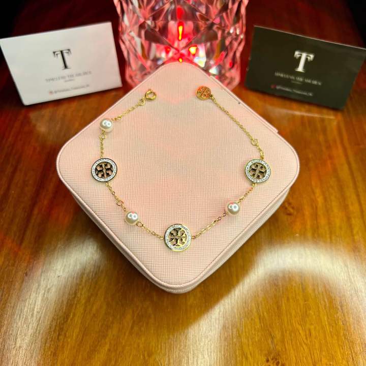 Stainless%20Steel%20Branded%20Clover%20kara%20bracelet%20handcuff%20for%20Girls%20-%20Image%205