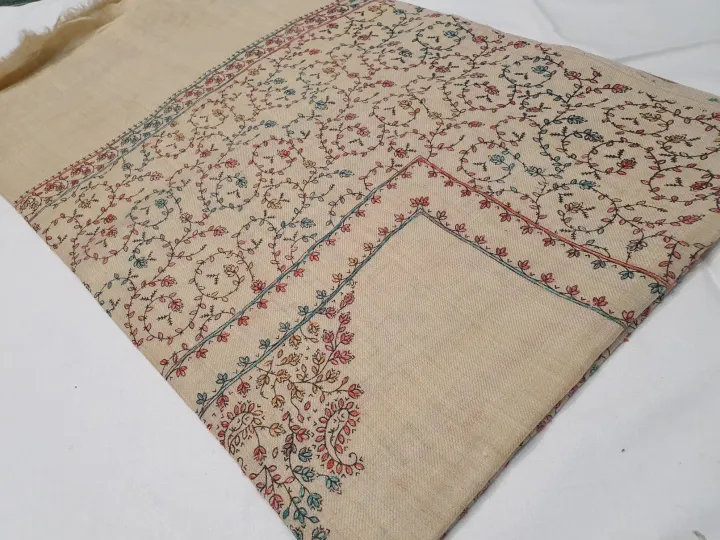 Winter%20Stoler%20Kashmiri%20Hand%20Embroidered%20Stoler%20For%20Women/Girls%20-%20Image%207