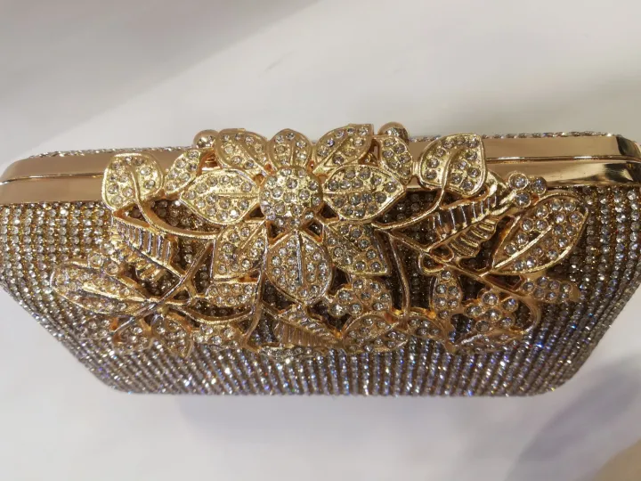 Party%20clutch,%20fancy%20clutch,%20bridal%20clutch%20-%20Image%204