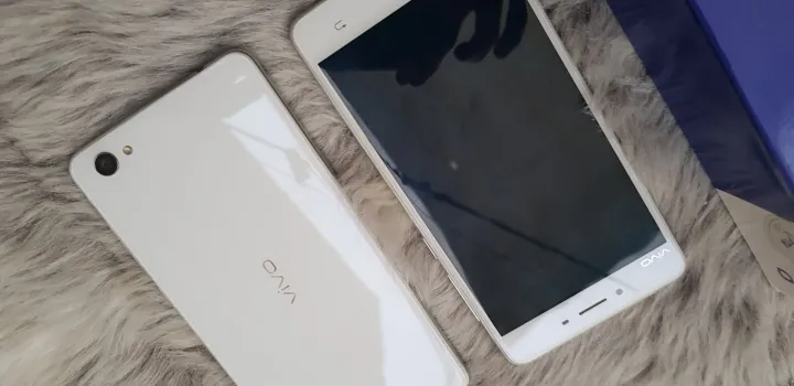 VIVO%20x5%20pro%20D%204/64%20GB%20PTA%20APPROVED%20COMPLETE%20ACCESSORIES%20-%20Image%208