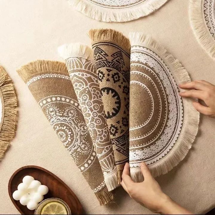 Boho%20Round%20Placemat%2015%20Inch%20Farmhouse%20Woven%20Jute%20Fringe%20TableMats%20with%20Pompom%20Tassel%20Place%20Mat%20for%20Dining%20Room%20INS%20Table%20Decors%20-%20Image%204
