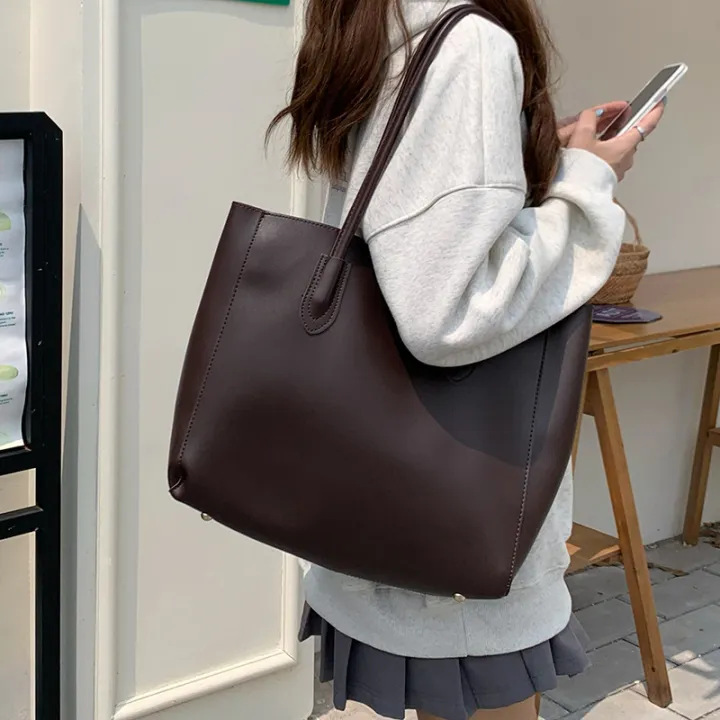 Vintage%20women's%20tote%20bag,%20new%20Korean%20version,%20large%20capacity,%20simple%20commuting%20bag,fashionable%20and%20versatile,single%20shoulder%20bag%20-%20Image%203