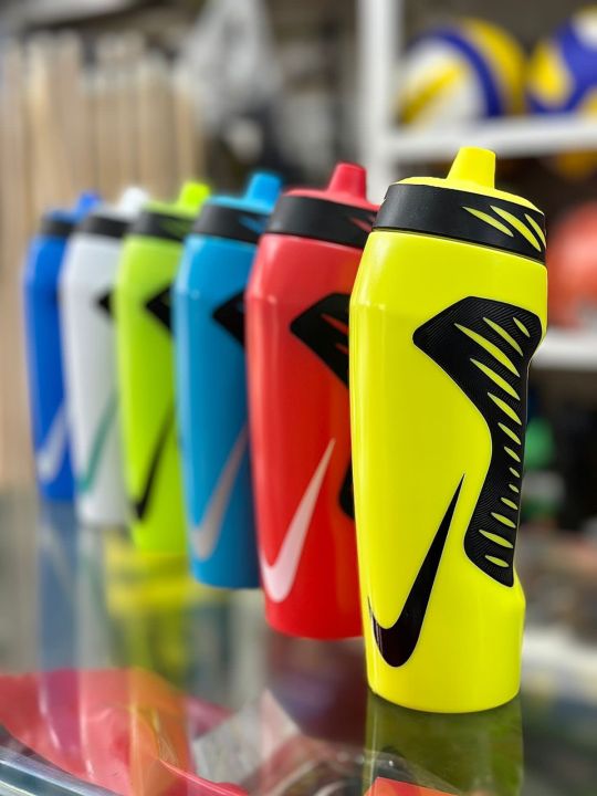 NIKE%20BOTTLE%20HYPER%20FUEL%20700%20ML%20-%20Image%203