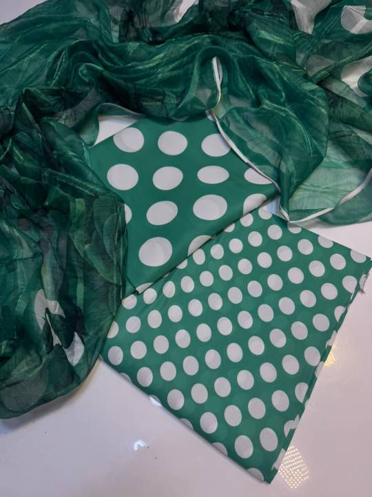 Alhamdulilah%20%E2%80%93%20Cut%20Work%20Polka%20Dots%20Lawn%203PC%20Suit%20%7C%20Polka%20Digital%20Printed%20Shirt,%20Chiffon%20Dupatta%20&%20Cross%20Stitch%20Trouser%20-%20Image%207