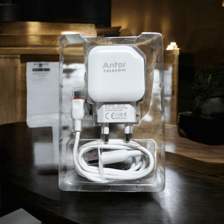 Android%20Type%20B%20Fast%20Charging%2014W%20USB%20Charger%20-%20High-Speed%20Charging,%20Durable%20Design%20-%20Image%204