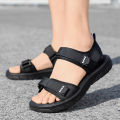A Pair of Men's New Summer Sandals, Wear-Resistant, Fashionable and Casual Sports Shoes, Beach Shoes. 