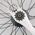 Bicycle Gear Freewheel Removal Tool - Adjustable Sprocket and Freewheel Wrench with Ergonomic Handle, Made of Stainless Steel. 