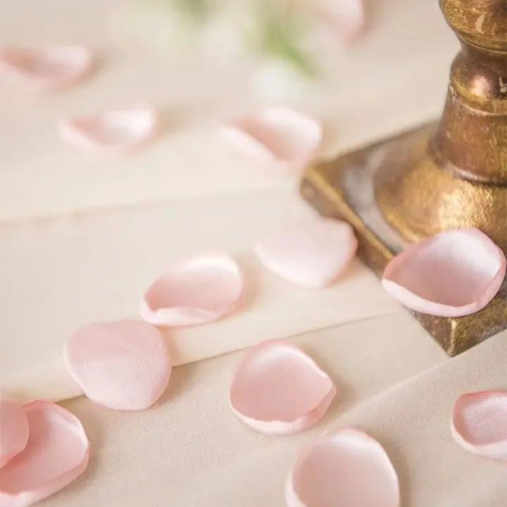 100Pcs%20Burgundy%20Rose%20Petals%20for%20Wedding%20Gold%20White%20Artificial%20Flower%20Petals%20for%20Wedding%20Aisle%20Flower%20Girl%20Baskets%20Centerpieces%20-%20Image%202