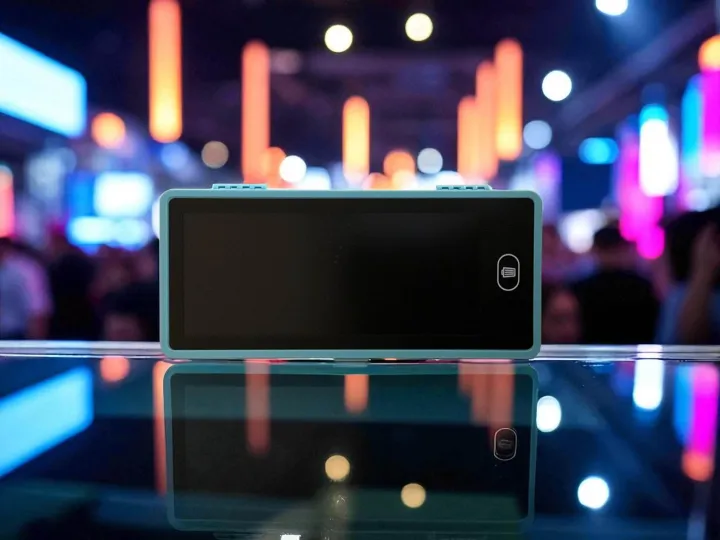 LCD%20Writing%20&%20Drawing%202-in-1%20Double%20Layer%20Pen%20Case%20%E2%80%93%20Smart%20Pencil%20Box%20for%20School%20&%20Office%20Use%20-%20Image%202