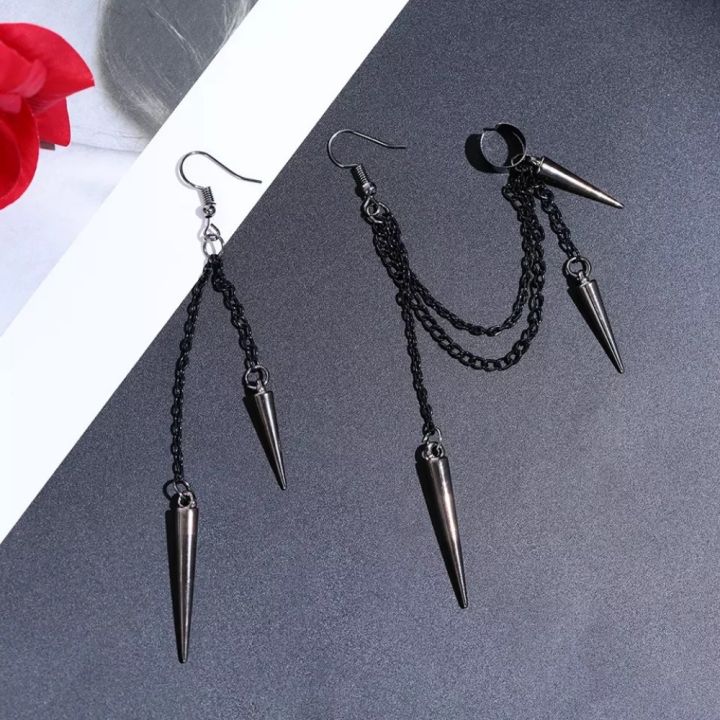 New%20Fashion%20Creative%20Trend%20Men's%20Retro%20Black%20Tassel%20Long%20Chain%20Punk%20Earrings%20Hip%20Hop%20Rivets%20Earrings%20Female%20Gothic%20Party%20Jewelry%20-%20Image%204