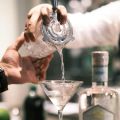 Stainless Steel Cocktail Shaker Set with 750ml Mixing Glass, Strainer, Muddler, Mixing Spoon, Pour Spout, for Home Bar. 